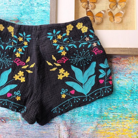 Honey Punch Black Embroidered Festival Shorts, L - Picture 6 of 10